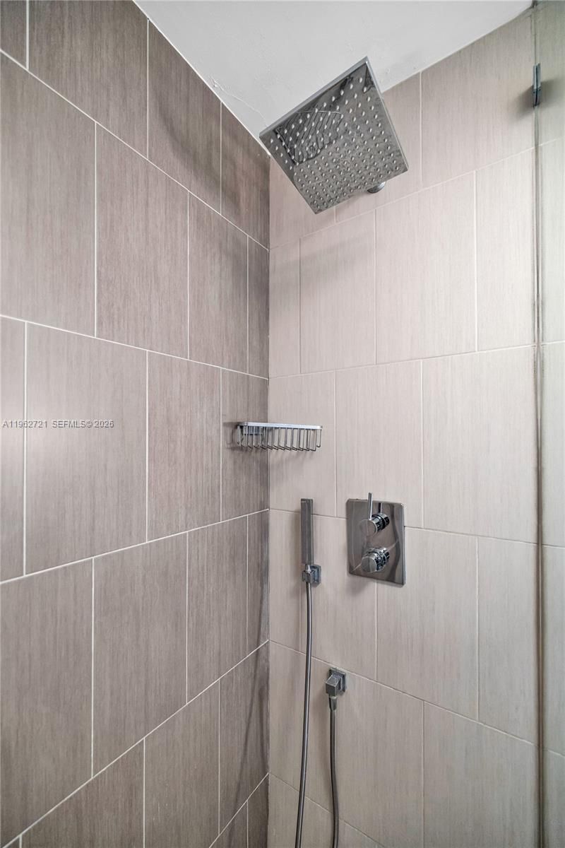 680 NE 64th St, Unit APH3, Miami, FL 33138 Photo