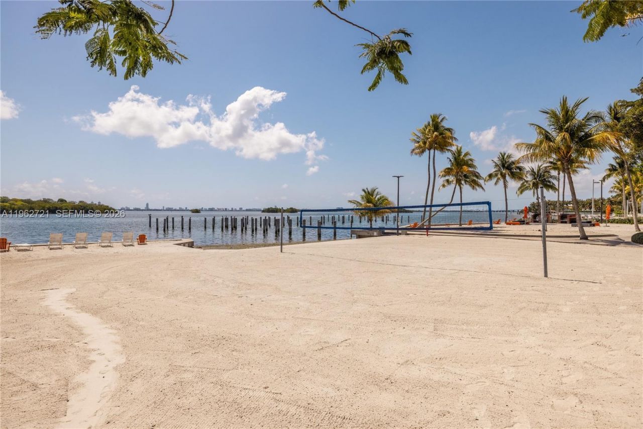 680 NE 64th St, Unit APH3, Miami, FL 33138 Photo