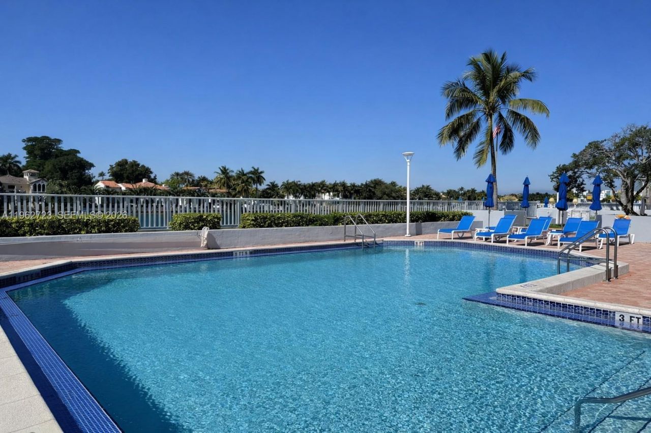 5700 Collins Ave, Unit CU-1, Miami Beach, FL 33140 Photo