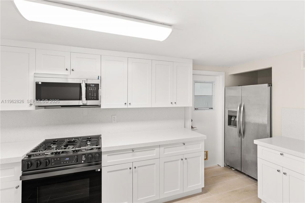 6365 SW 33rd St, Miami, FL 33155 Photo