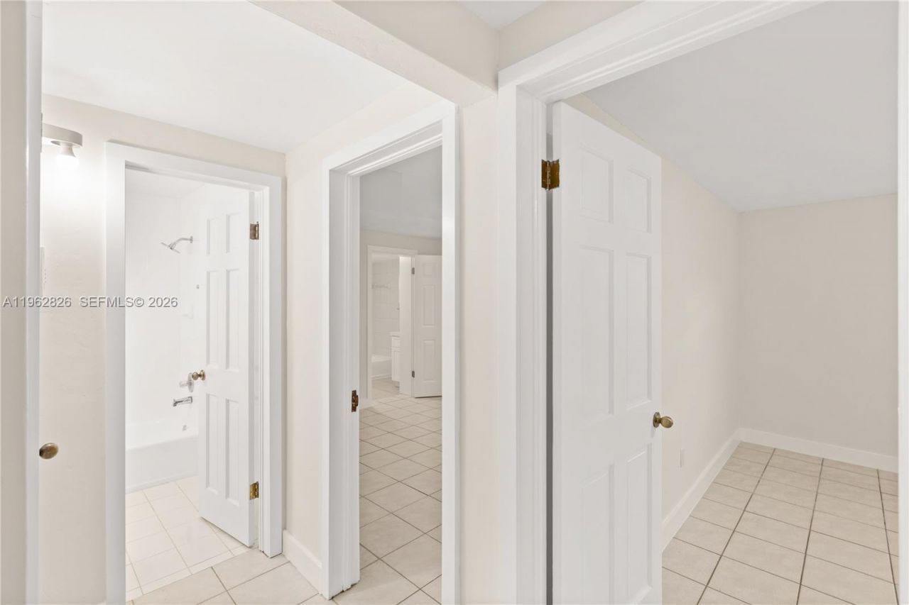 6365 SW 33rd St, Miami, FL 33155 Photo