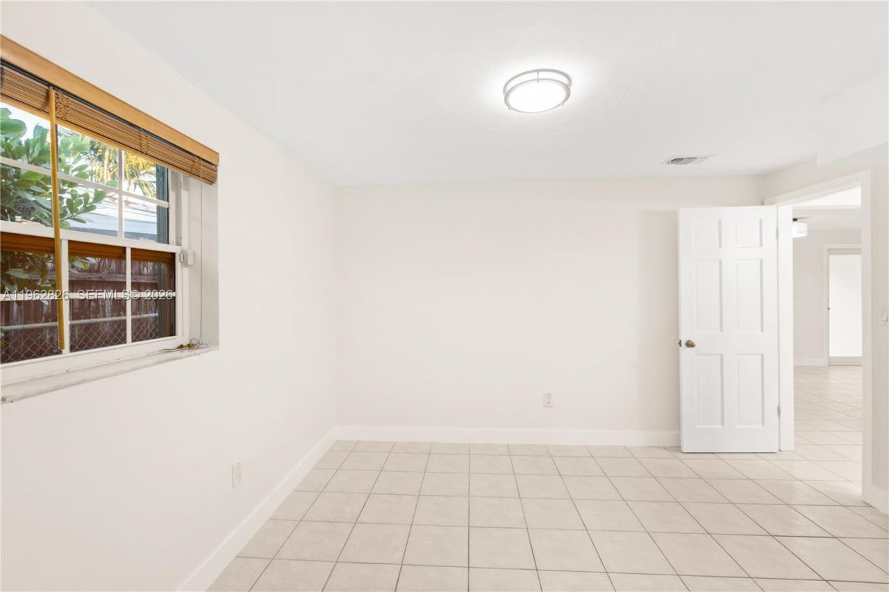 6365 SW 33rd St, Miami, FL 33155 Photo