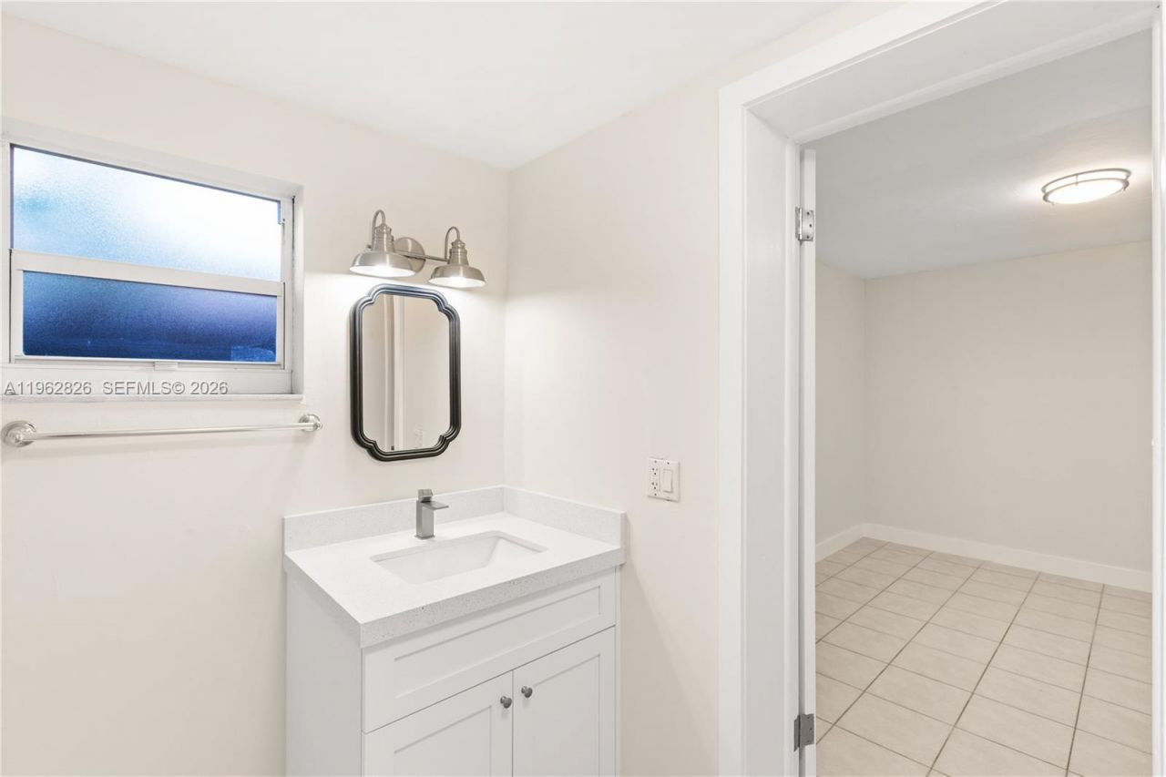 6365 SW 33rd St, Miami, FL 33155 Photo