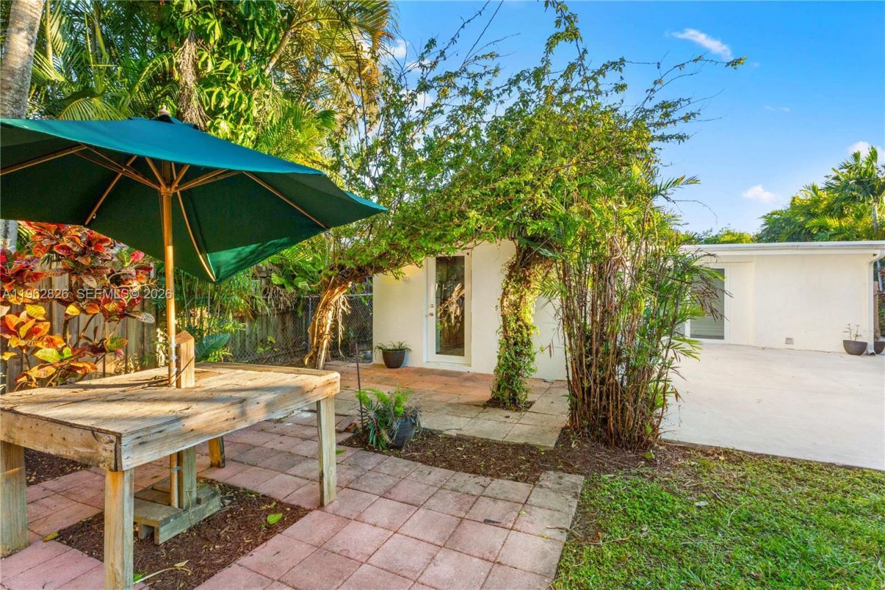 6365 SW 33rd St, Miami, FL 33155 Photo