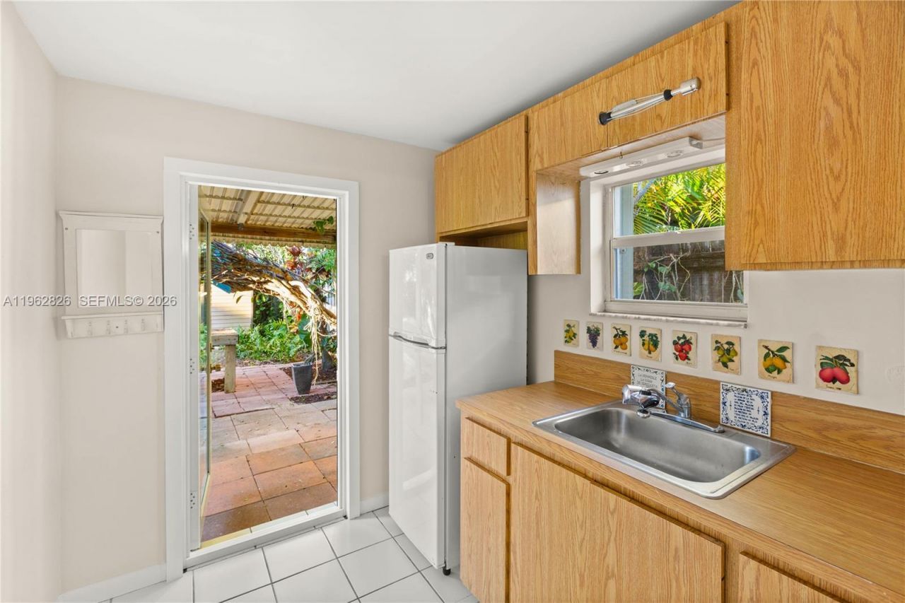 6365 SW 33rd St, Miami, FL 33155 Photo