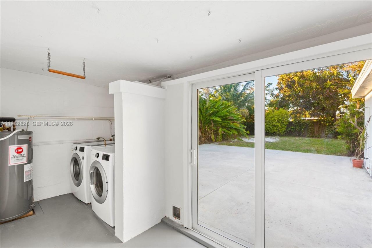 6365 SW 33rd St, Miami, FL 33155 Photo