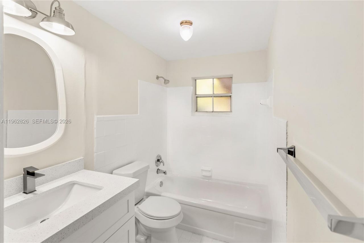 6365 SW 33rd St, Miami, FL 33155 Photo