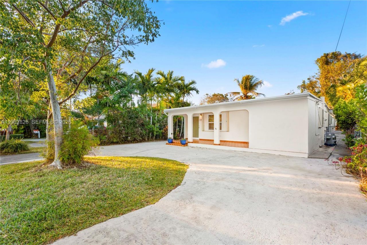 6365 SW 33rd St, Miami, FL 33155 Photo