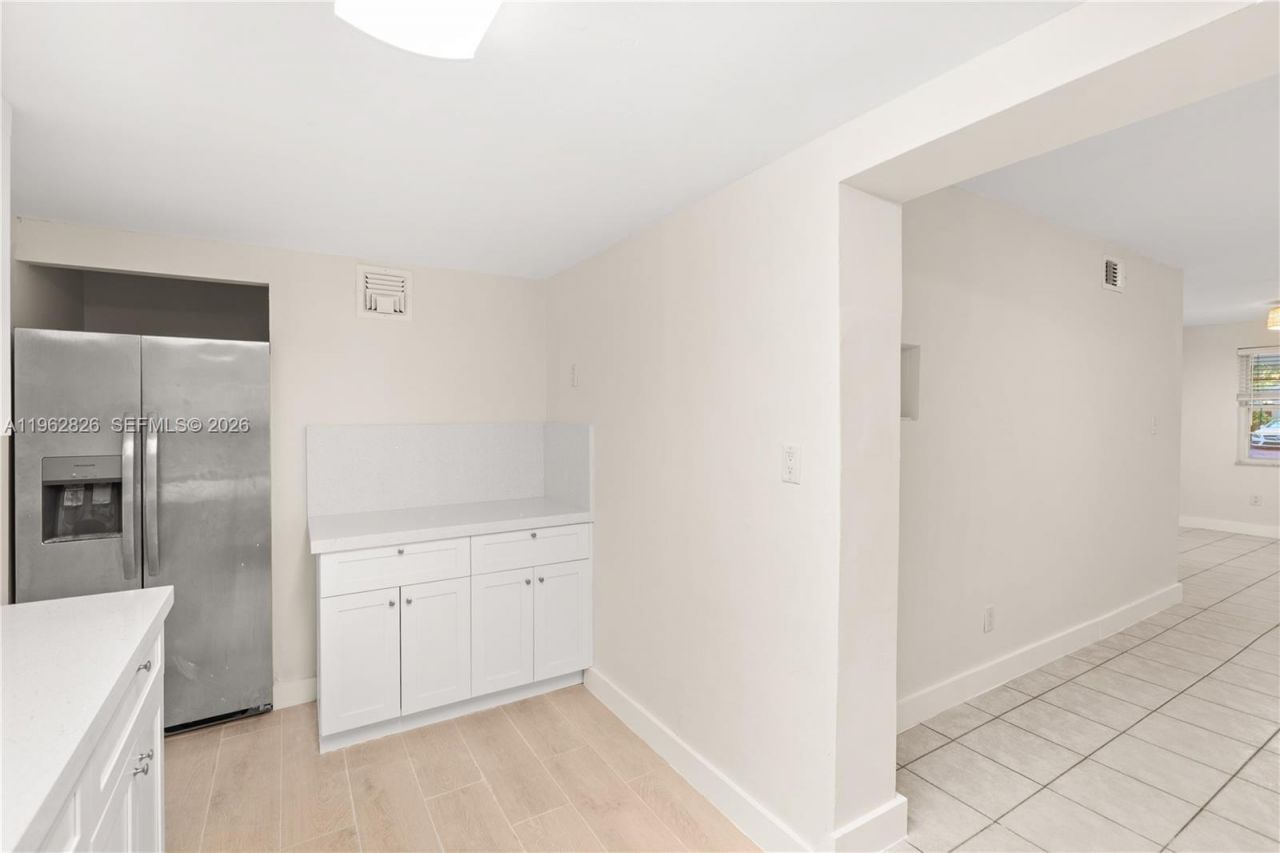 6365 SW 33rd St, Miami, FL 33155 Photo