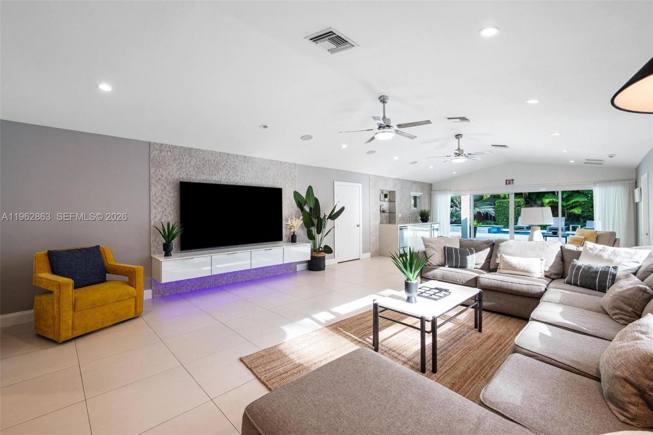 1019 NE 115th St , Unit 1019, Biscayne Park, FL 33161 Photo