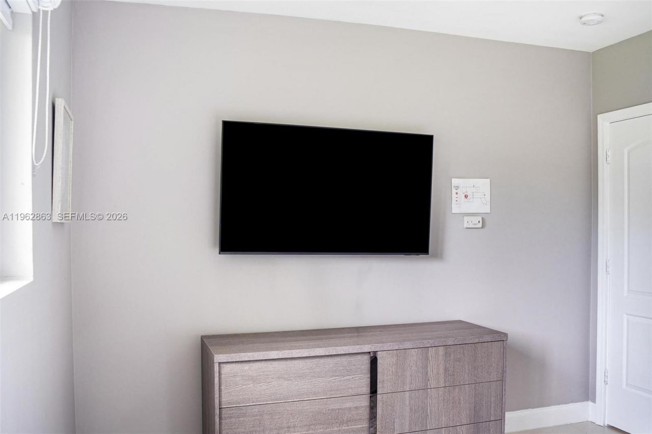 1019 NE 115th St , Unit 1019, Biscayne Park, FL 33161 Photo