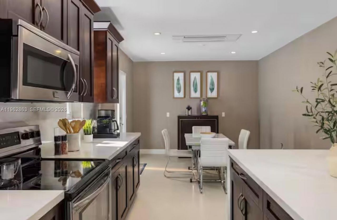 1019 NE 115th St , Unit 1019, Biscayne Park, FL 33161 Photo