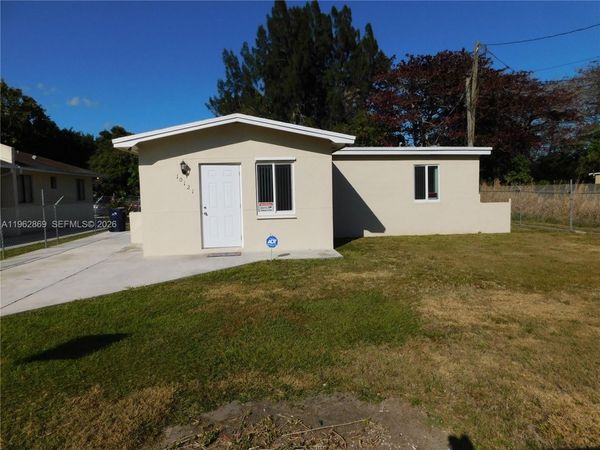 10121 W Jessamine St , Unit 10121, Miami, FL 33157