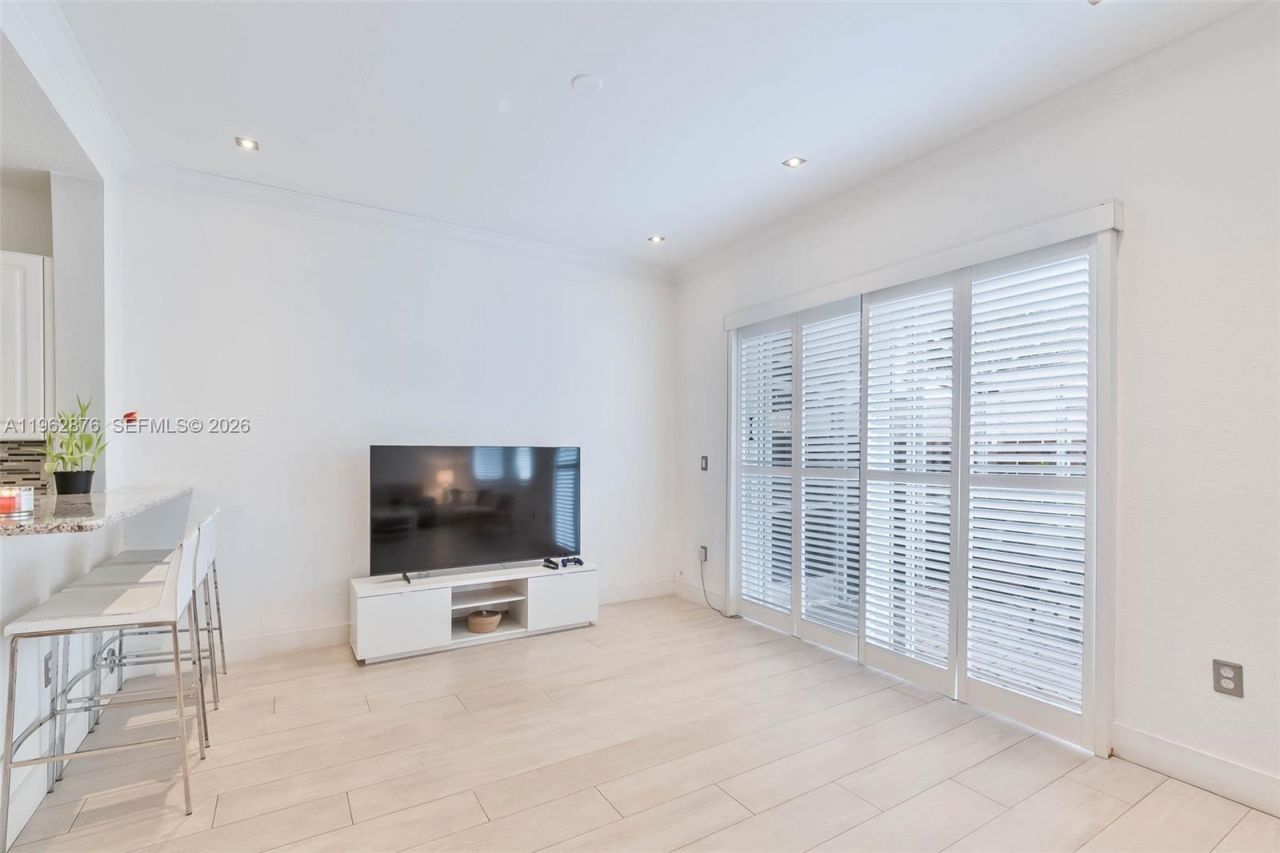 11227 NW 73rd Ter , Doral, FL 33178 Photo