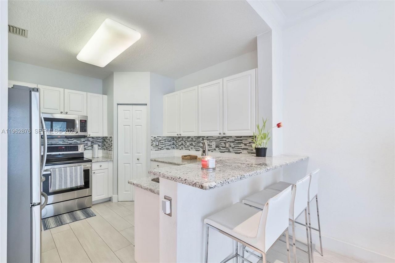 11227 NW 73rd Ter , Doral, FL 33178 Photo