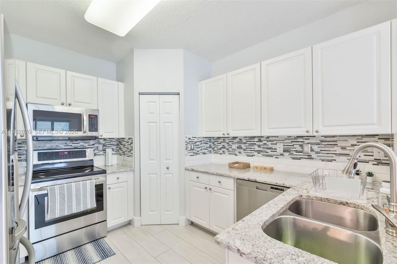 11227 NW 73rd Ter , Doral, FL 33178 Photo