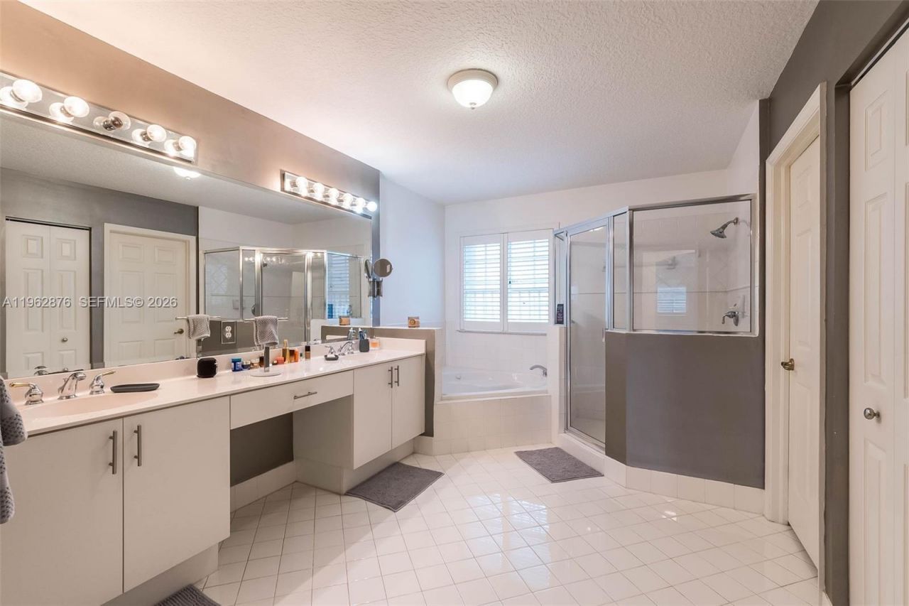 11227 NW 73rd Ter , Doral, FL 33178 Photo