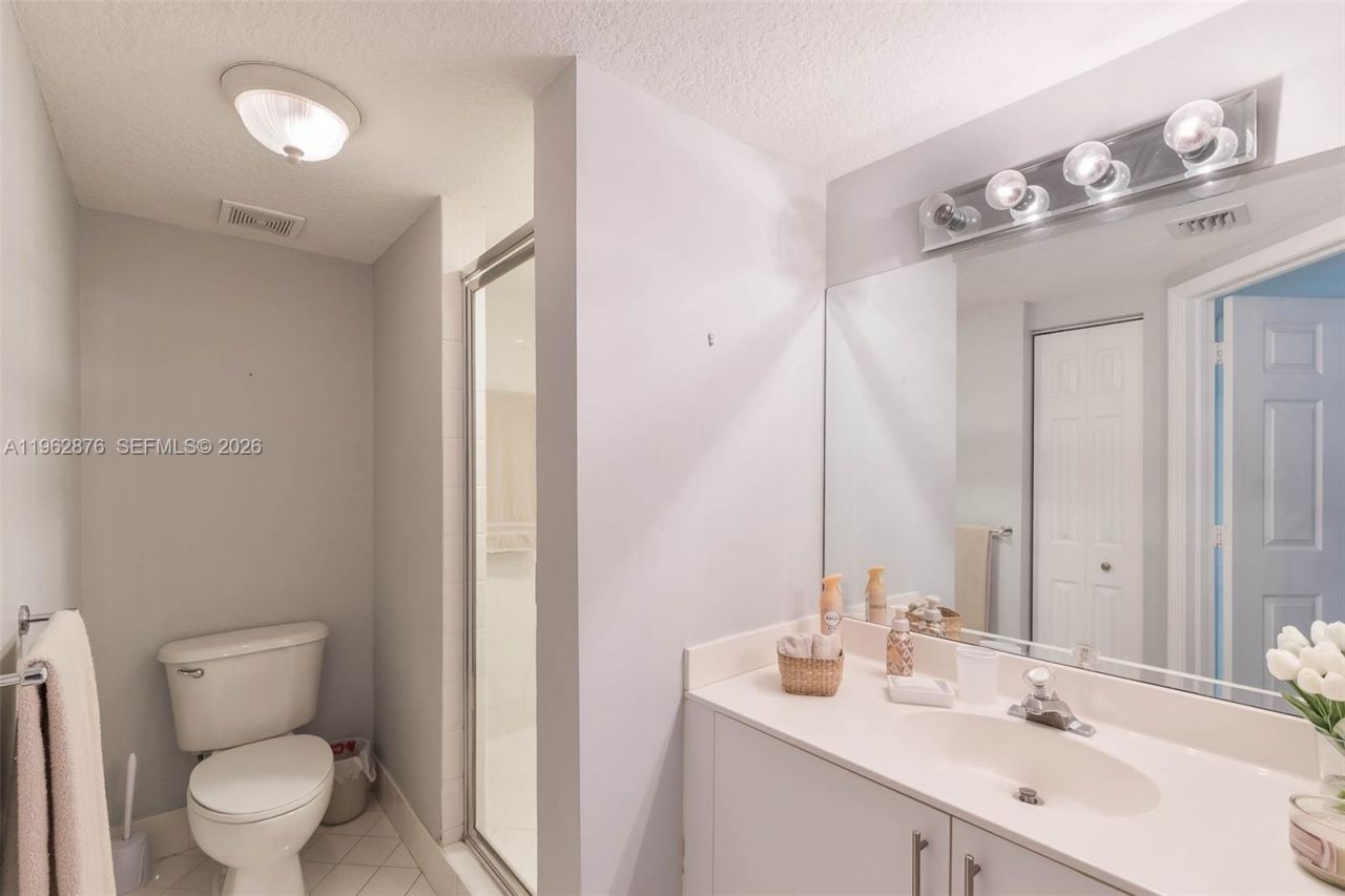 11227 NW 73rd Ter , Doral, FL 33178 Photo