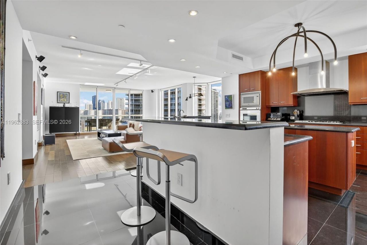 6000 Island Blvd , Unit 1208, Aventura, FL 33160 Photo