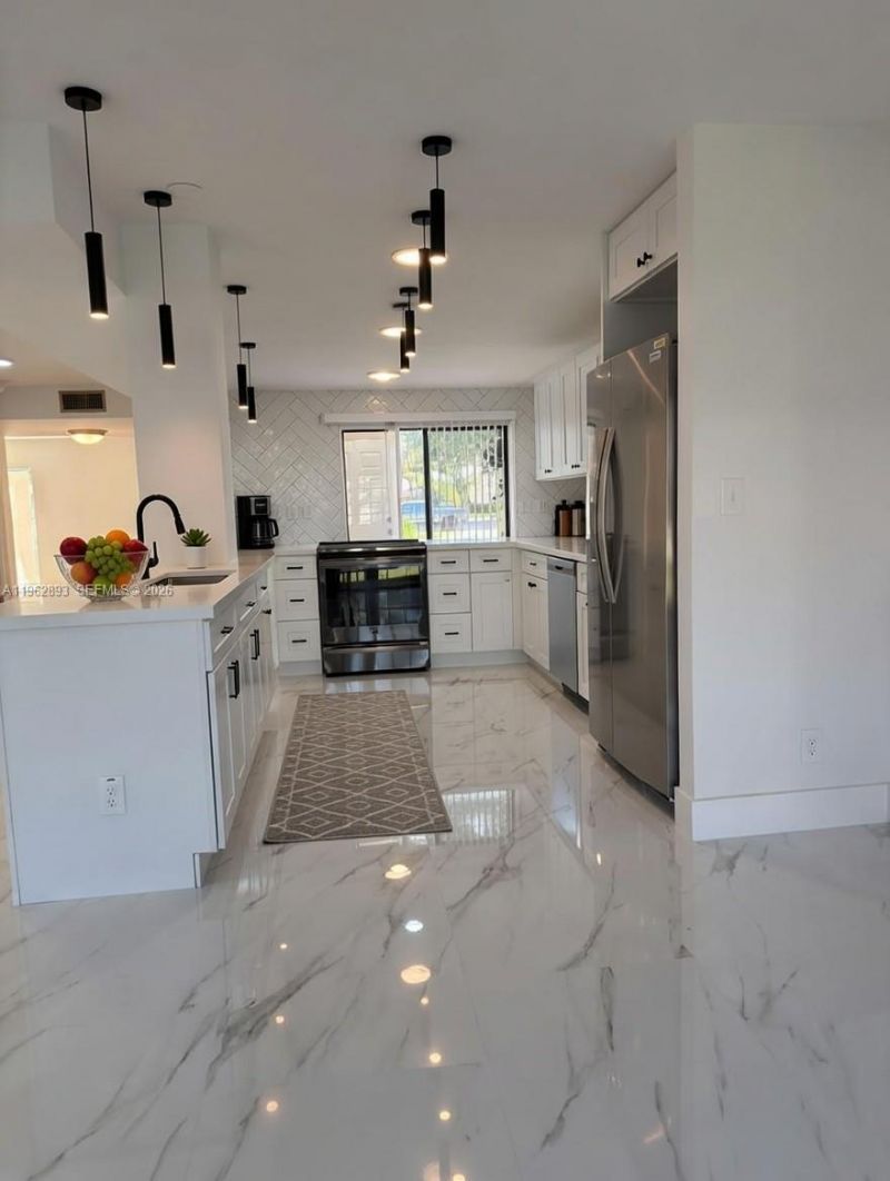 9719 N New River Canal Rd, Unit 308, Plantation, FL 33324 Photo