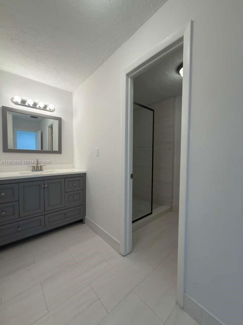 9719 N New River Canal Rd, Unit 308, Plantation, FL 33324 Photo