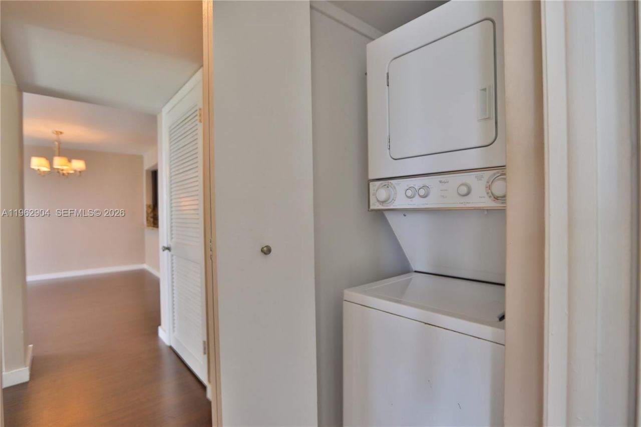 600 NE 36th St, Unit 507, Miami, FL 33137 Photo