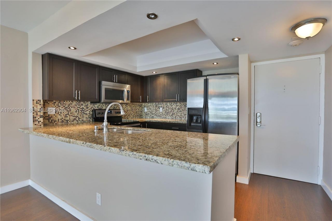 600 NE 36th St, Unit 507, Miami, FL 33137 Photo