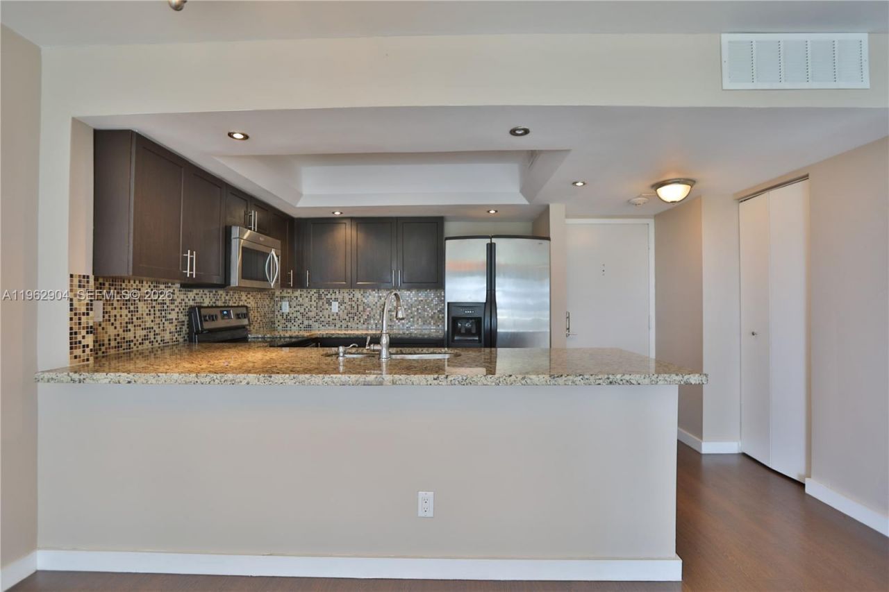600 NE 36th St, Unit 507, Miami, FL 33137 Photo