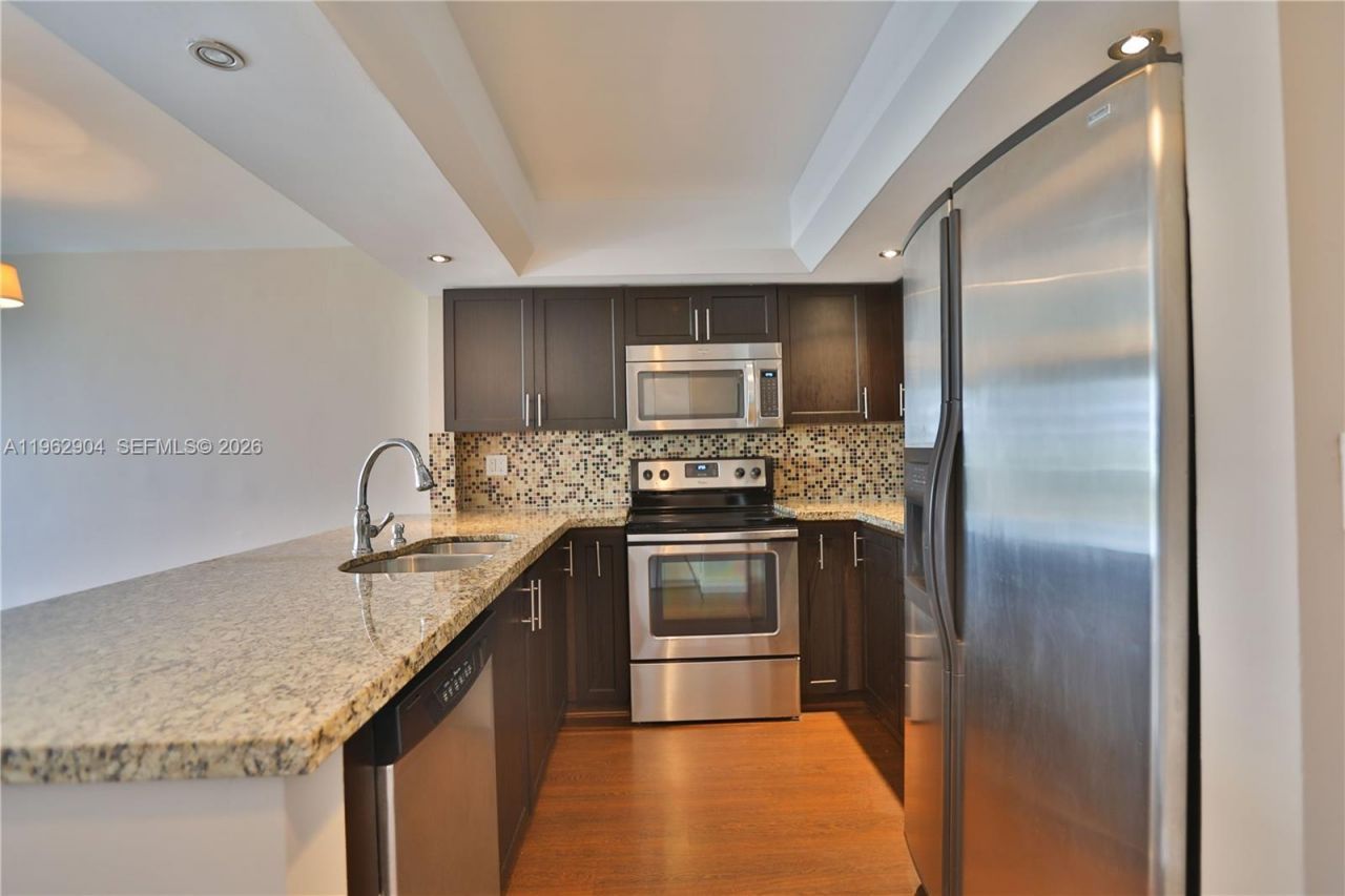 600 NE 36th St, Unit 507, Miami, FL 33137 Photo