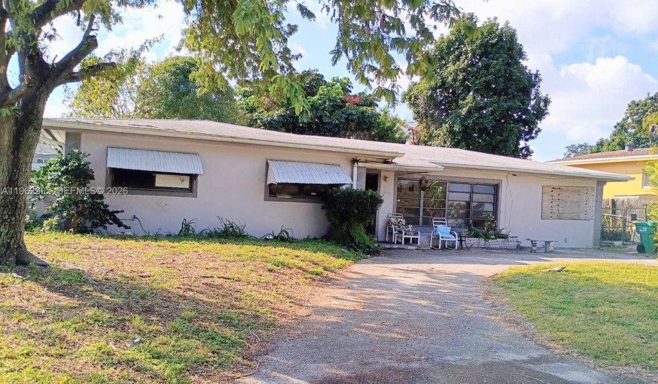 1040 NW 149th St, Miami, FL 33168 Photo
