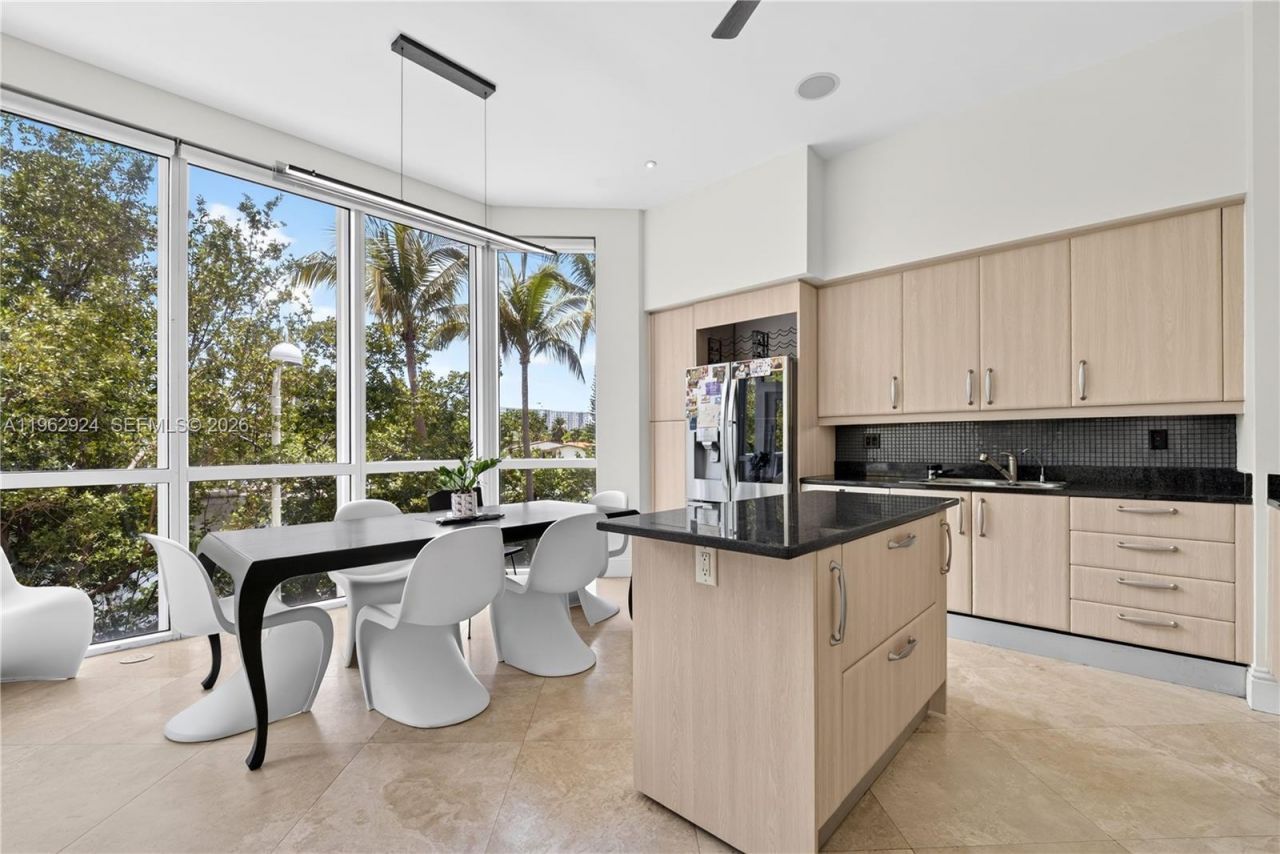 16500 Collins Ave, Unit TH-9, Sunny Isles Beach, FL 33160 Photo