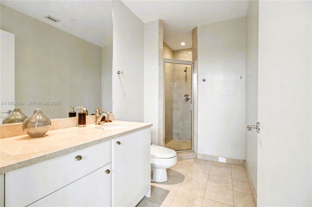 16500 Collins Ave , Unit TH-9, Sunny Isles Beach, FL 33160 Photo