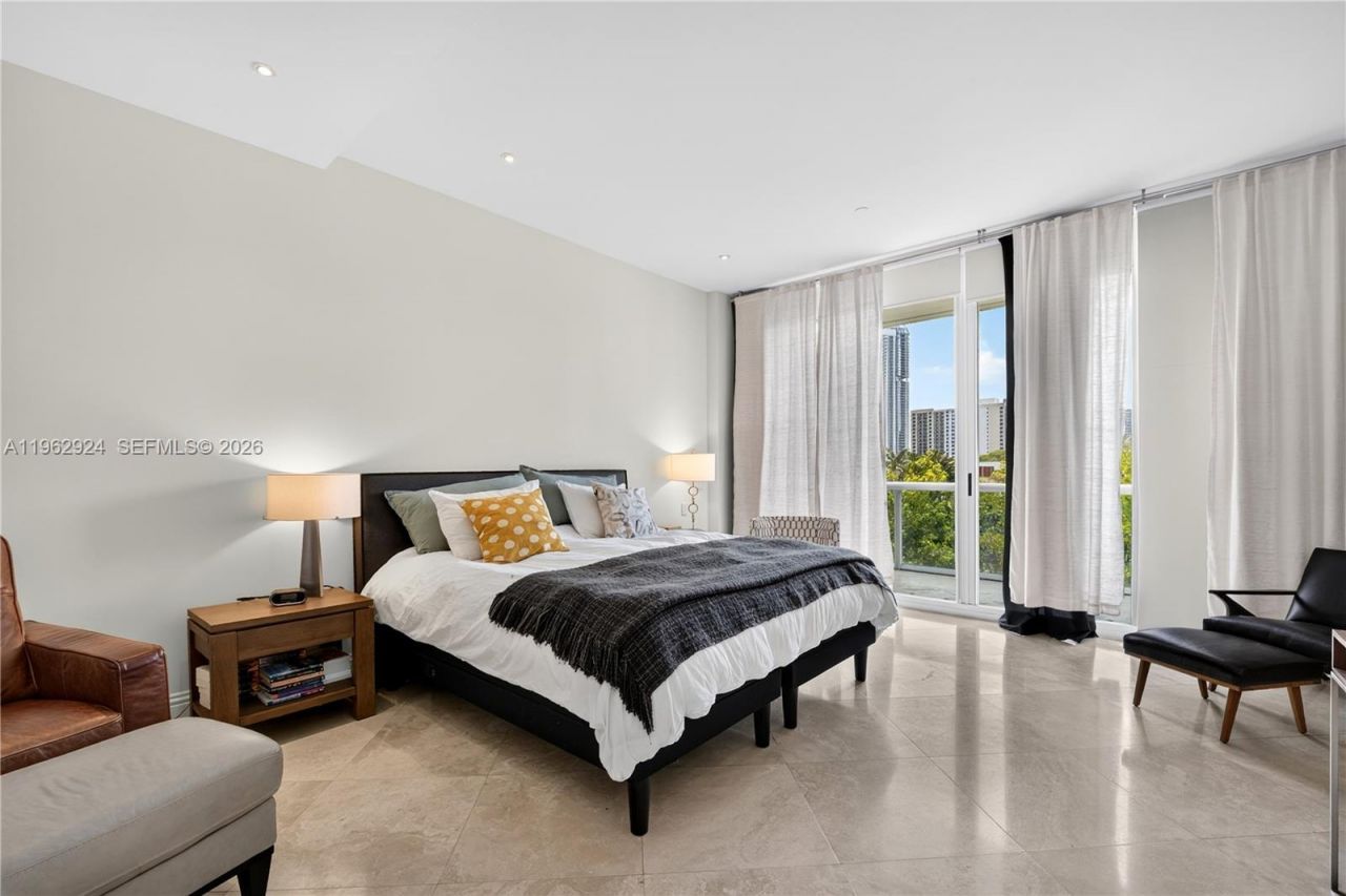 16500 Collins Ave, Unit TH-9, Sunny Isles Beach, FL 33160 Photo