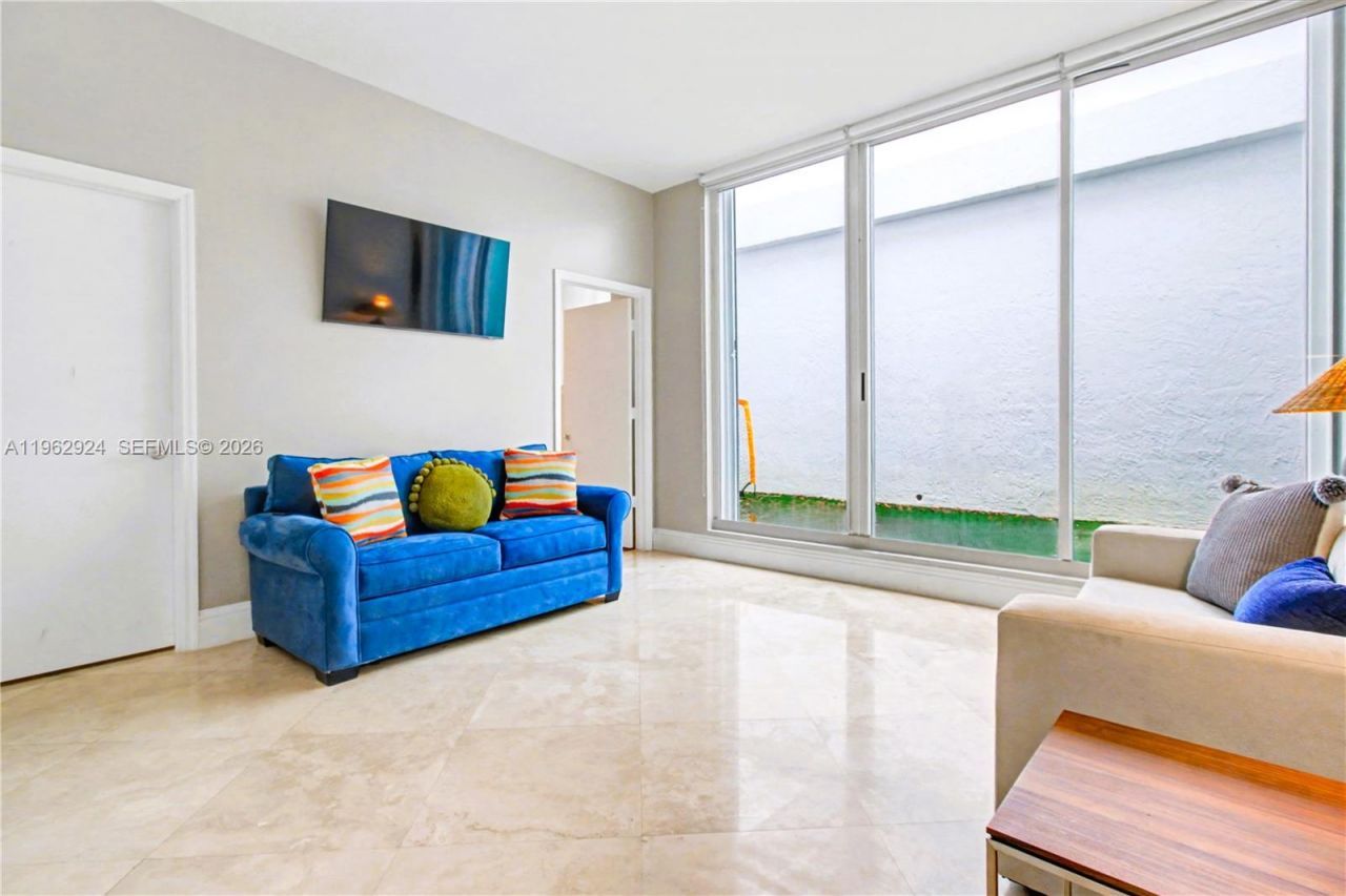 16500 Collins Ave , Unit TH-9, Sunny Isles Beach, FL 33160 Photo