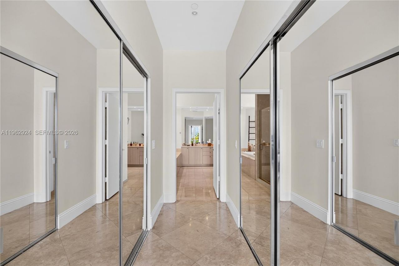 16500 Collins Ave, Unit TH-9, Sunny Isles Beach, FL 33160 Photo