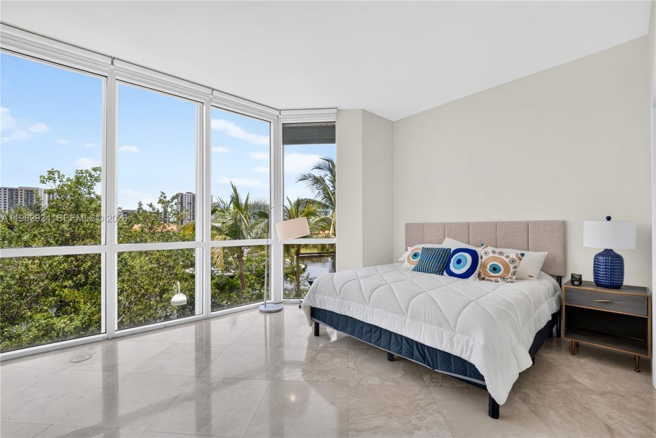 16500 Collins Ave, Unit TH-9, Sunny Isles Beach, FL 33160 Photo