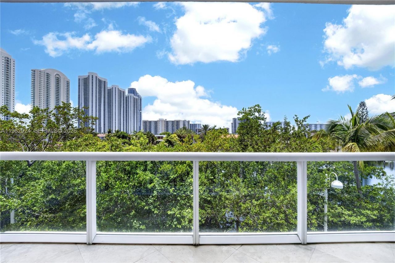 16500 Collins Ave, Unit TH-9, Sunny Isles Beach, FL 33160 Photo