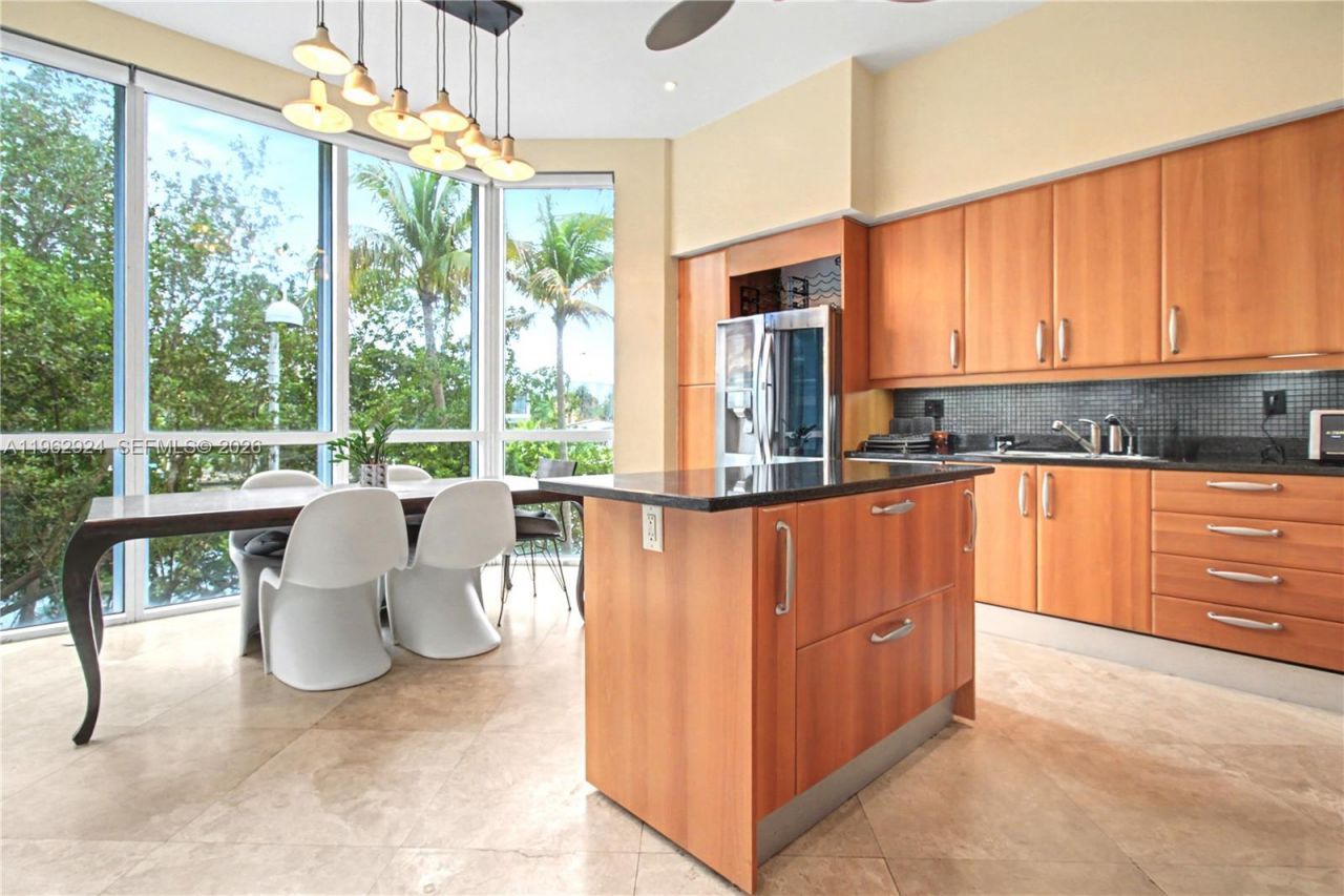 16500 Collins Ave , Unit TH-9, Sunny Isles Beach, FL 33160 Photo