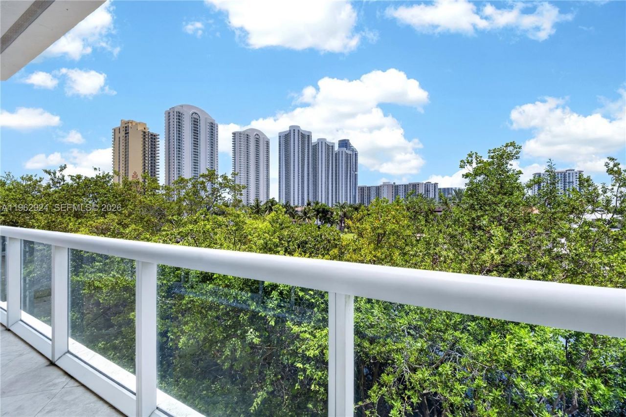 16500 Collins Ave, Unit TH-9, Sunny Isles Beach, FL 33160 Photo