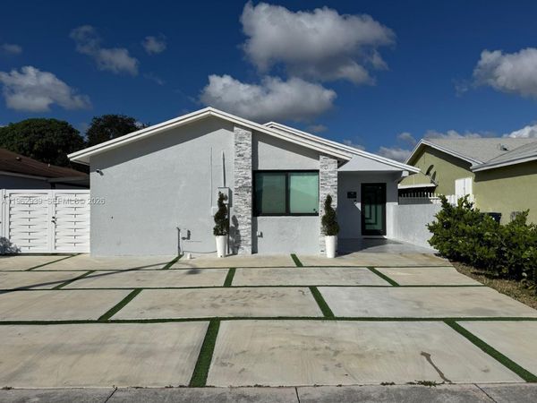 19234 SW 121st Ct, Miami, FL 33177