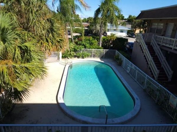 241 SE 9th Ave , Unit 206, Pompano Beach, FL 33060