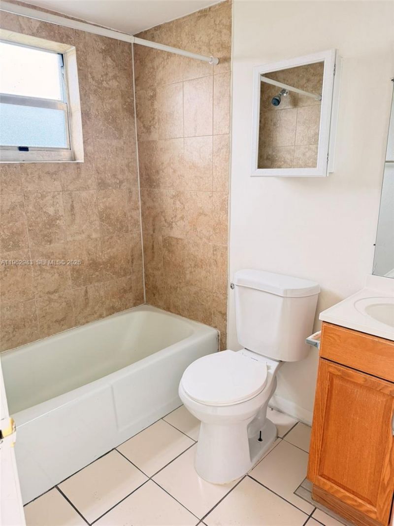 241 SE 9th Ave, Unit 206, Pompano Beach, FL 33060 Photo