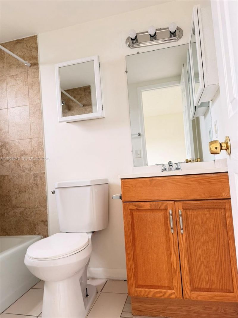 241 SE 9th Ave, Unit 206, Pompano Beach, FL 33060 Photo