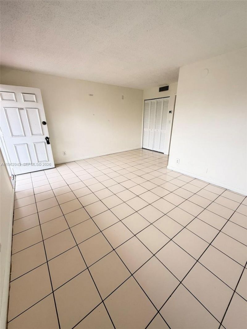 241 SE 9th Ave, Unit 206, Pompano Beach, FL 33060 Photo