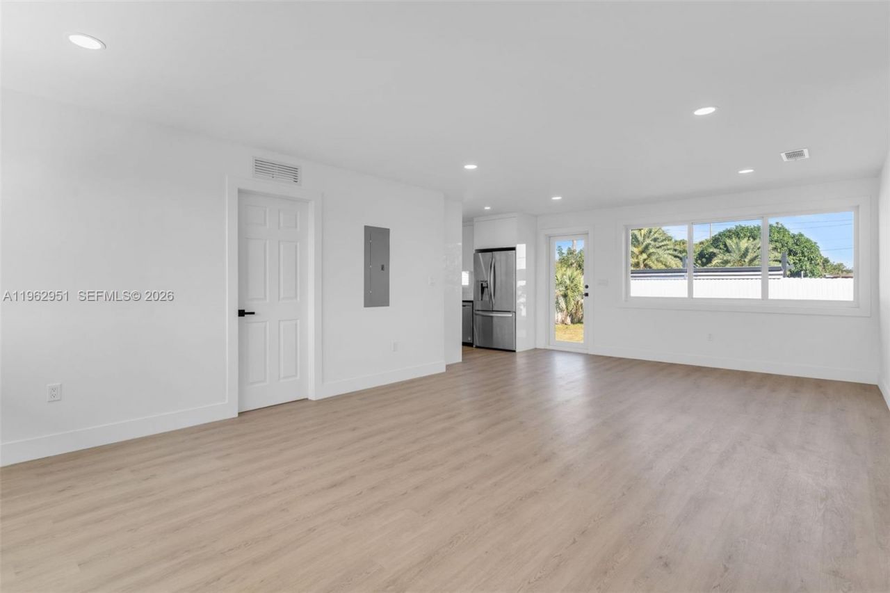 5941 E 6th Ave, Hialeah, FL 33013 Photo