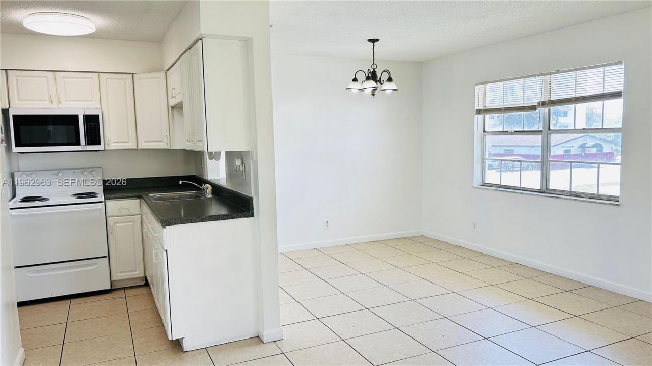 978 SW 10th Dr, Unit 15, Pompano Beach, FL 33060 Photo