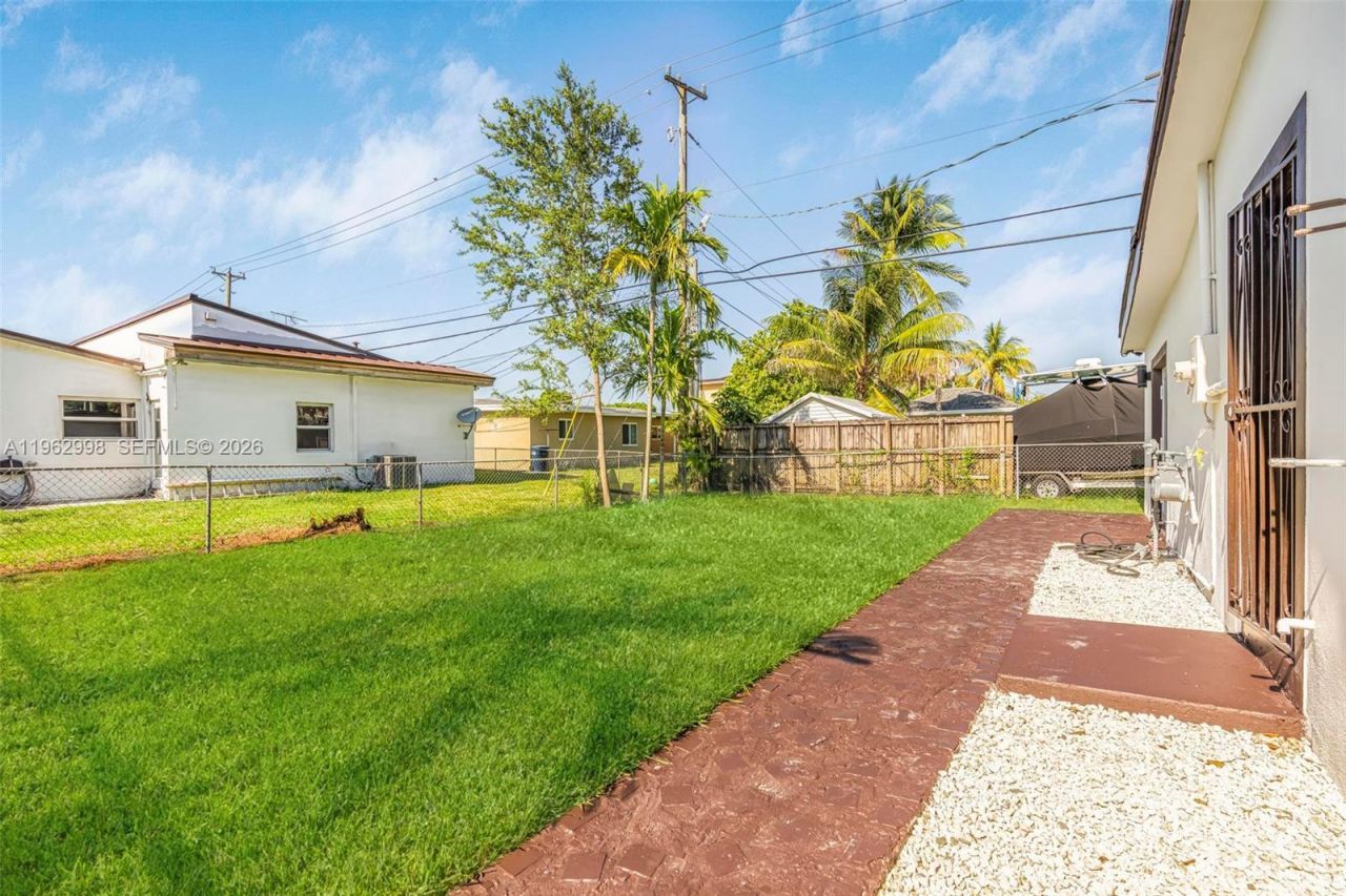 2901 SW 92nd Ave , Miami, FL 33165 Photo