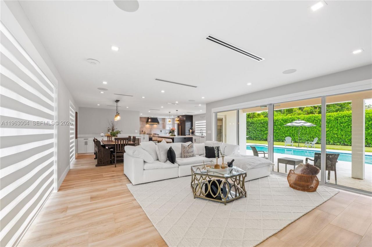 8605 SW 162nd St, Palmetto Bay, FL 33157 Photo