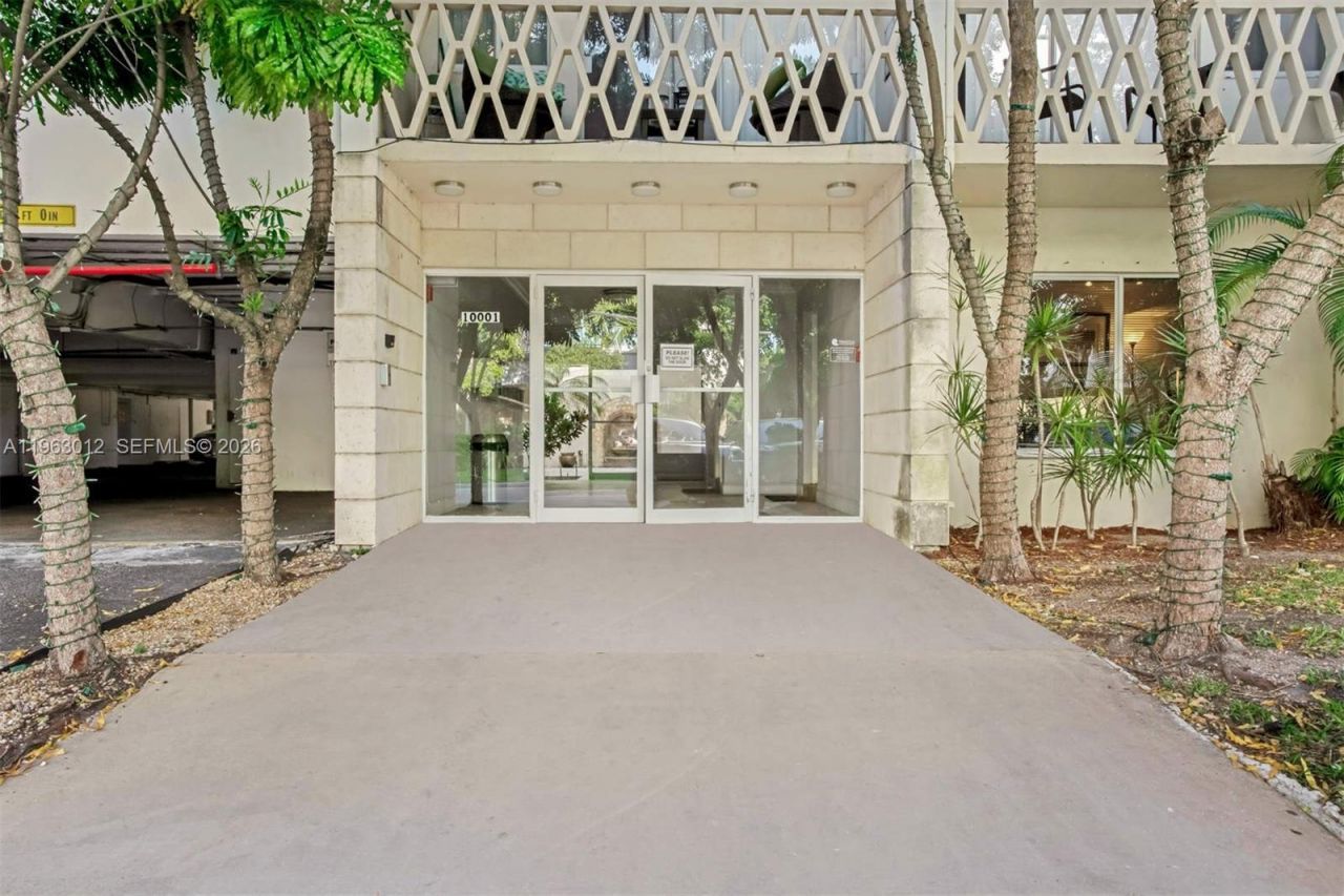 10001 W Bay Harbor Dr , Unit 208, Bay Harbor Islands, FL 33154 Photo