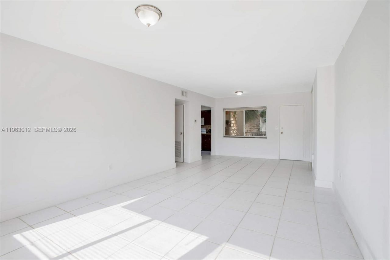 10001 W Bay Harbor Dr , Unit 208, Bay Harbor Islands, FL 33154 Photo